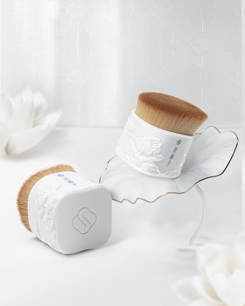 Porcelain High Coverage Foundation Brush