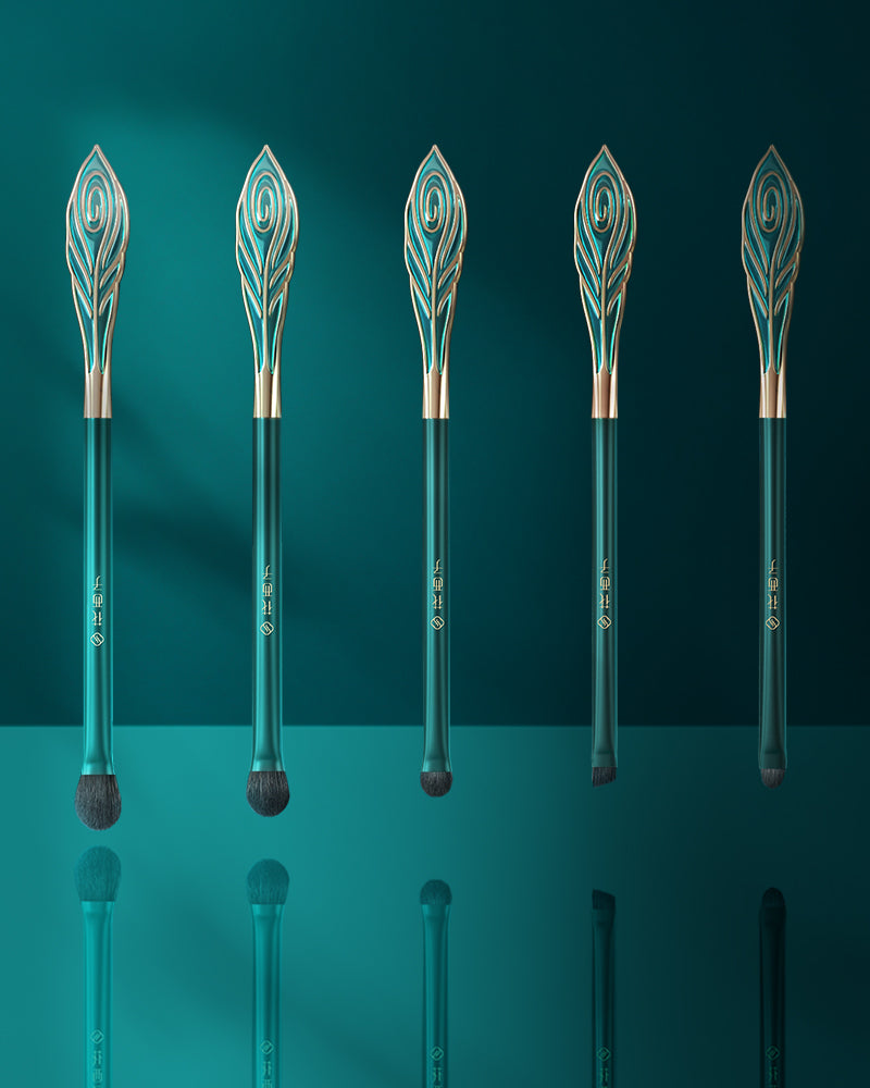 Soft Blooming Feather Touch Precision Eye Brush