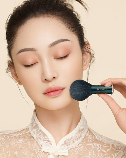Feathering Fan Pressed Powder Brush