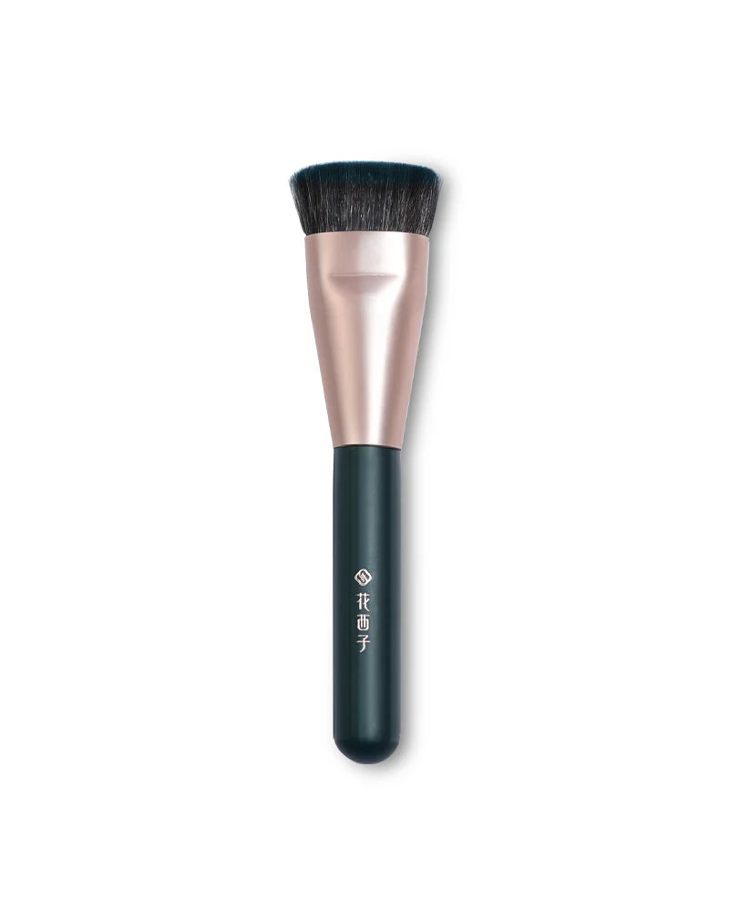 Soft Blooming Foundation Brush