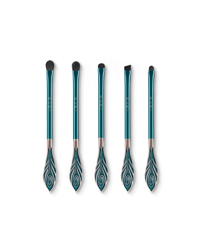 Soft Blooming Feather Touch Precision Eye Brush