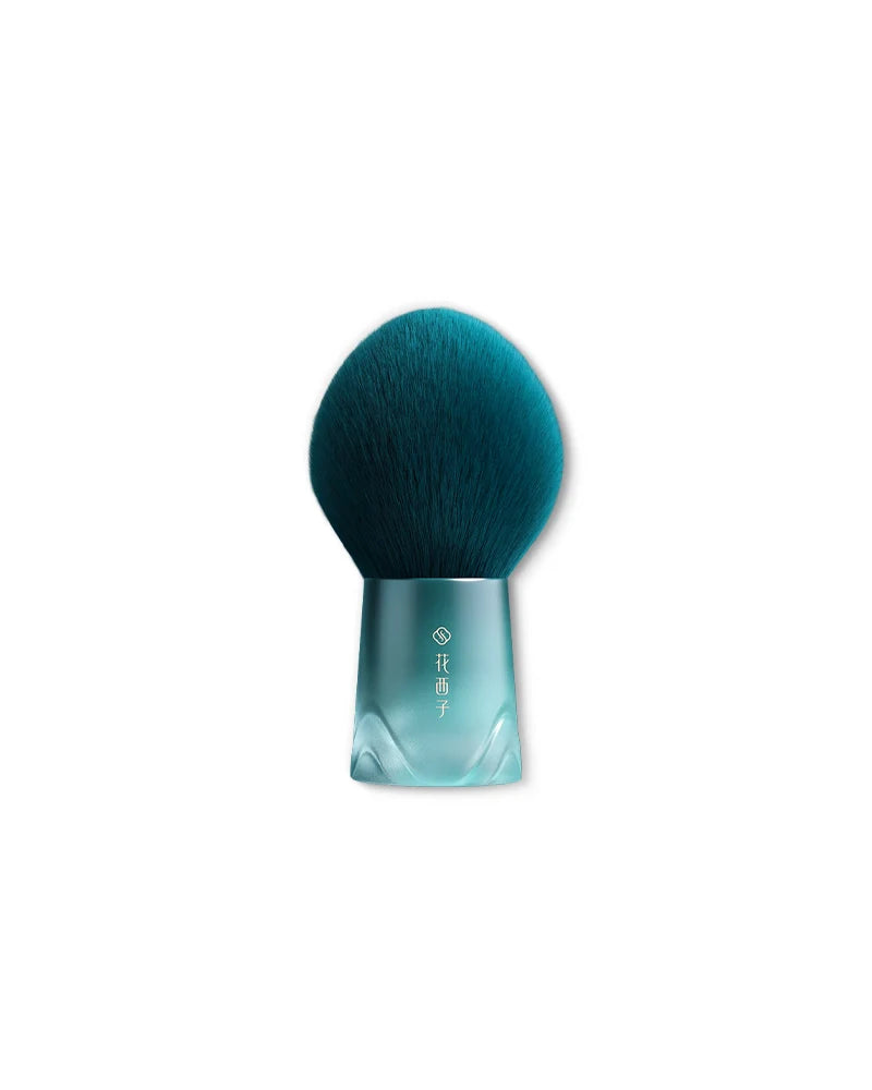 Soft Blooming On-the-Go Powder Brush